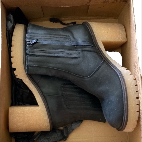 NWOT. Free People James Chelsea Boot 38. Never worn. With Box. - Picture 5 of 10